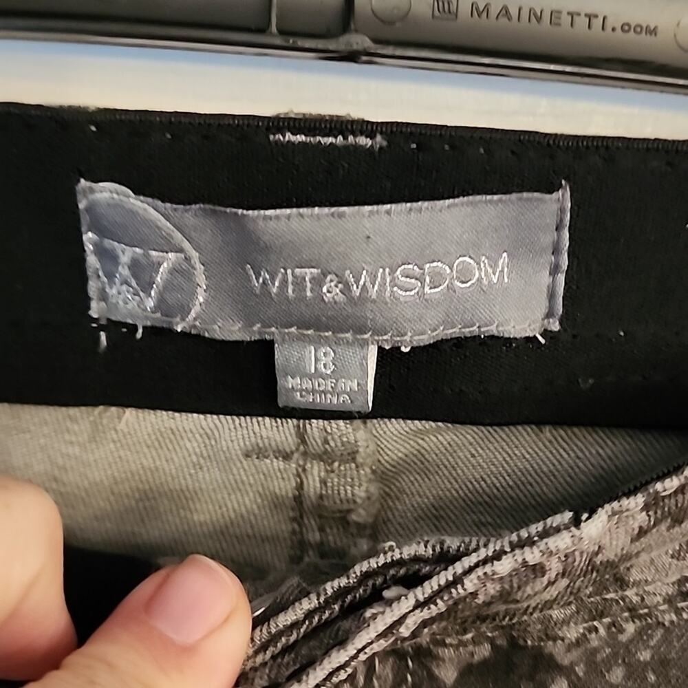 Wit & Wisdom Gray Python Snake Jeans, 18, NWT NWT - image 5